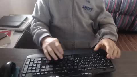 Creamormilk online show from September 13, 3:25 pm