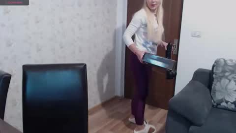 cris_tinne online show from October 19, 2:00 pm