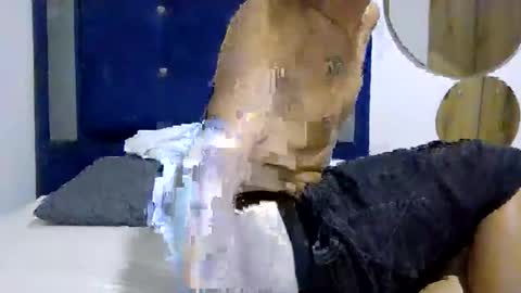 crisespitia25 online show from March 25, 7:53 pm