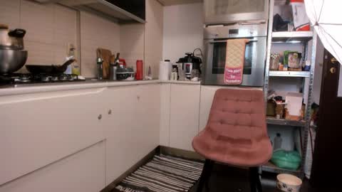 Twitter Christinne p online show from February 5, 2:16 pm