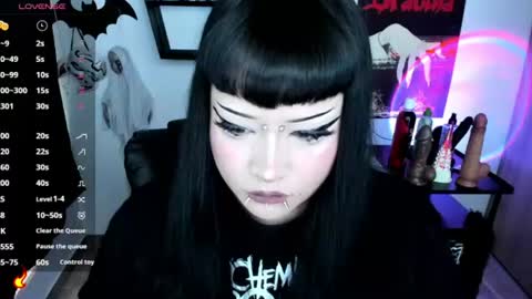 Cris online show from June 24, 9:44 pm