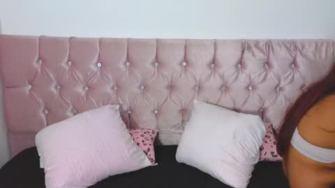 cristal_moon01 online show from December 5, 5:06 am