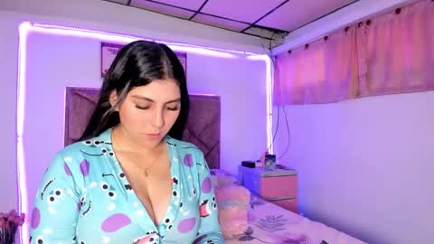 cristal_smith20 online show from March 12, 2:21 pm