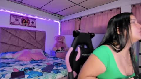 cristal_smith20 online show from April 16, 1:00 pm