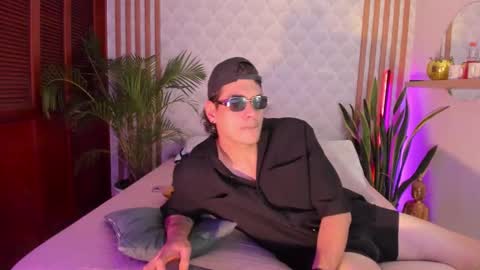 Cris  Pame online show from November 15, 9:22 am