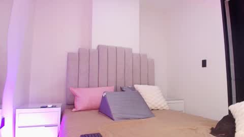 Cristina kros online show from November 26, 4:43 am