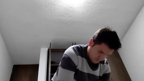 cristopher3042 online show from March 4, 12:50 am