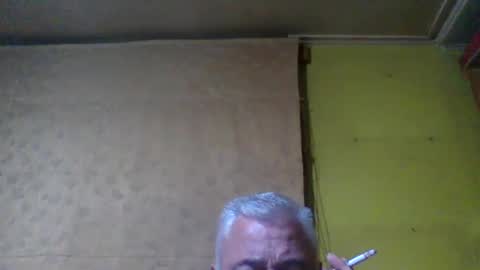 crmperez online show from November 18, 1:08 am