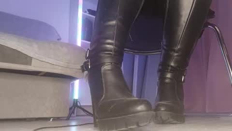 Cruel Siren online show from October 25, 8:53 pm