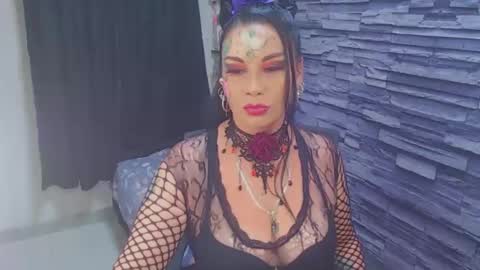 cruela_deviil online show from October 17, 11:09 pm