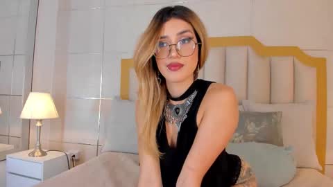 Crystal Rose  online show from February 13, 12:19 pm