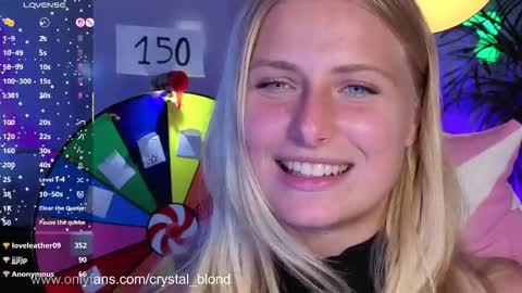Snapshot of crystal_blond chatting on September 15, 9:16 pm Crystal online show from September 15, 9:16 pm