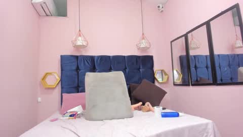 crystal_butterfly1 online show from November 16, 4:42 pm