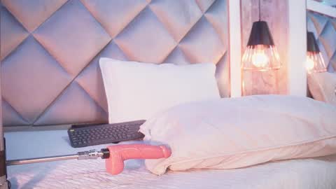 crystal_gilton online show from March 10, 8:35 pm