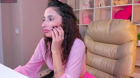 Snapshot of crystal_mendez chatting on September 27, 11:41 am Crystal online show from September 27, 11:41 am