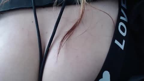 Crystal shadow online show from December 4, 9:03 pm