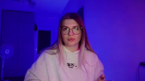 crystalblush01 online show from April 30, 8:57 pm