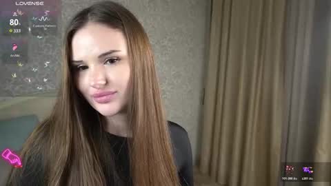 Snapshot of crystall_bliss chatting on October 17, 4:11 pm Nika online show from October 17, 4:11 pm
