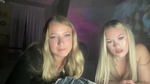 Snapshot of crystallee170 chatting on October 16, 2:44 am CrystalBabyy online show from October 16, 2:44 am