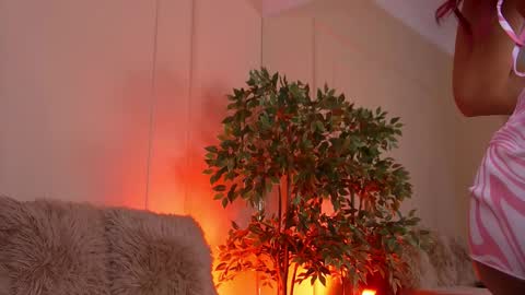 crystallred online show from November 4, 4:36 am