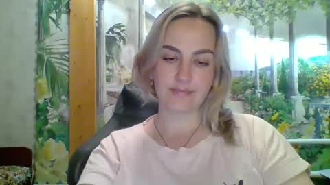 Julianna online show from April 1, 2:14 pm