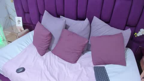 Crystal online show from February 6, 11:51 pm