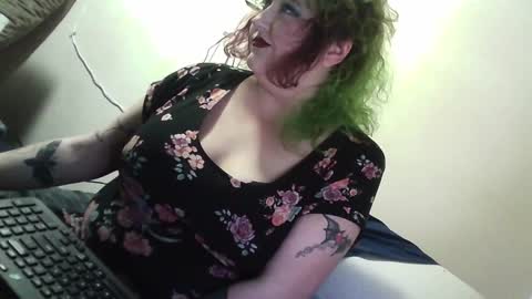 Zelly online show from December 22, 5:55 am