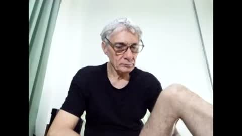 Snapshot of cucaio18 chatting on March 2, 1:37 am BIG UNCUT HARD COCK online show from March 2, 1:37 am