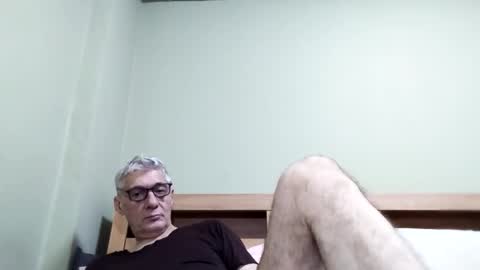 Snapshot of cucaio18 chatting on October 12, 1:31 am BIG UNCUT HARD COCK online show from October 12, 1:31 am