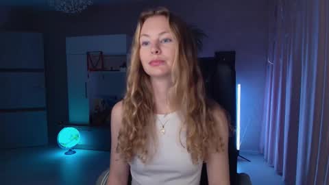 Alexia online show from December 1, 1:53 pm