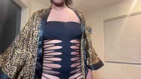 Snapshot of cum2charmxx chatting on October 21, 4:50 am cum2charmxx online show from October 21, 4:50 am