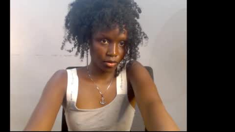 sophie online show from April 18, 8:05 am