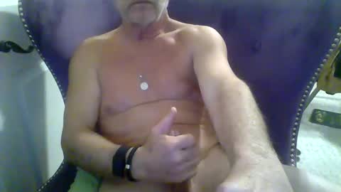 cumngetit910 online show from February 2, 11:01 pm