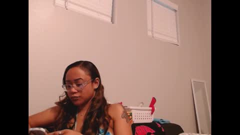 Nia Reese online show from March 10, 2:27 am