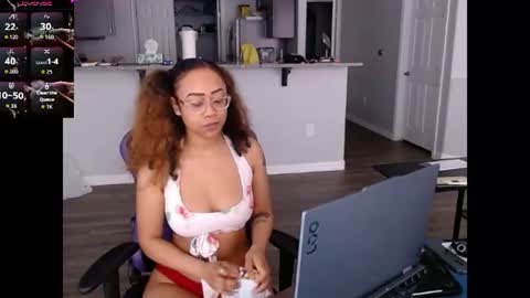 Nia Reese online show from July 21, 6:43 pm