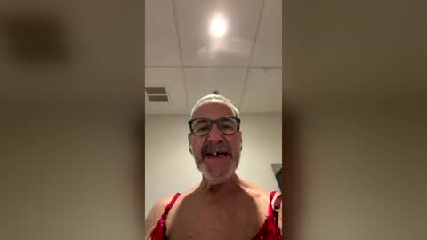 cumtoswallowcum online show from June 13, 9:58 pm