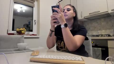 maria  alex online show from April 19, 1:50 am