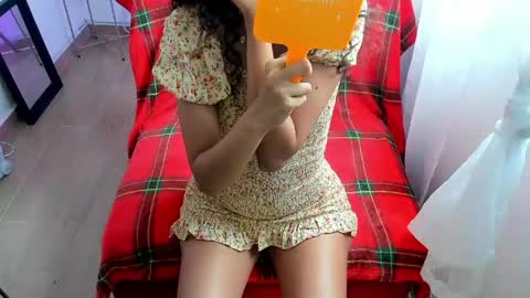 Moni online show from May 4, 3:07 pm