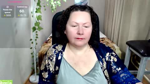 curvy_girlz online show from February 21, 11:19 pm