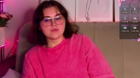 Snapshot of curvy_janie chatting on October 12, 9:13 am Jane online show from October 12, 9:13 am