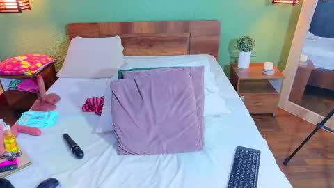 Danna online show from April 19, 1:23 pm