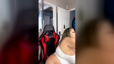 curvyfunlover online show from February 19, 11:15 pm