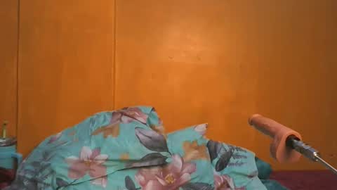 curvylyin online show from November 9, 1:14 pm