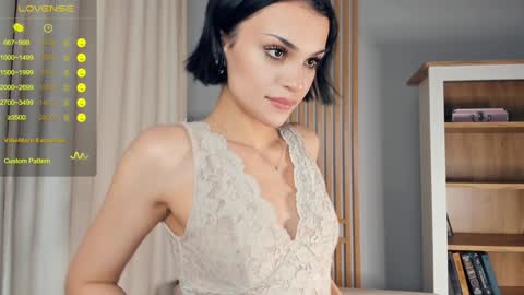 Emma online show from January 8, 9:44 pm