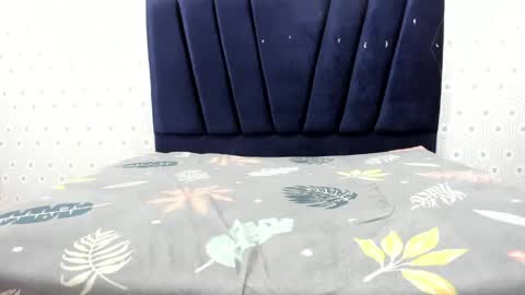 cute_ebony_18_ online show from May 30, 2:15 pm