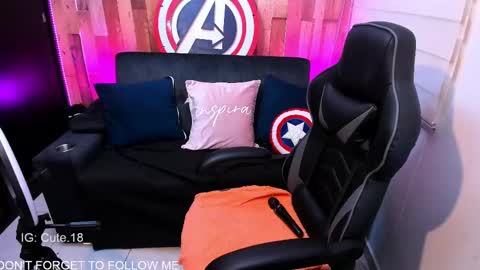    Independent Model online show from February 26, 9:55 am