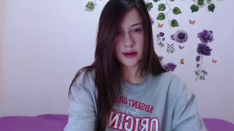 Isabella online show from May 7, 11:00 pm