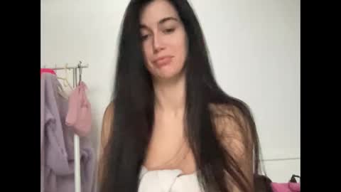 cute_kriss94 online show from February 2, 2:36 pm