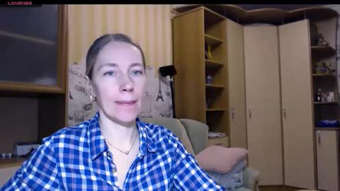 cute_lion_ online show from February 16, 7:56 pm