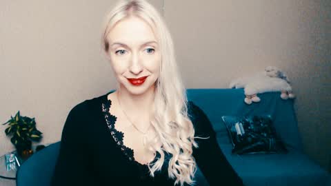 Snapshot of cute_smile_shy chatting on December 26, 5:08 pm cute_smile_shy online show from December 26, 5:08 pm